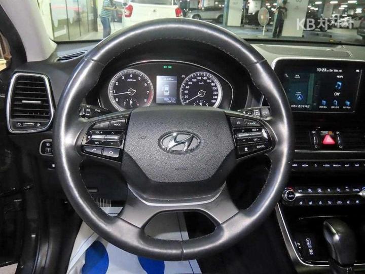 Hyundai Grandeur IG 3.0 Exclusive Base Type 9