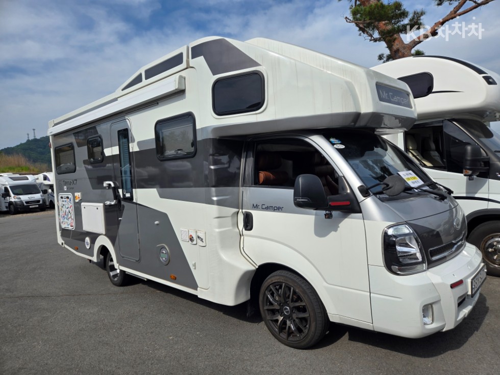 2021 - kia bongo iii