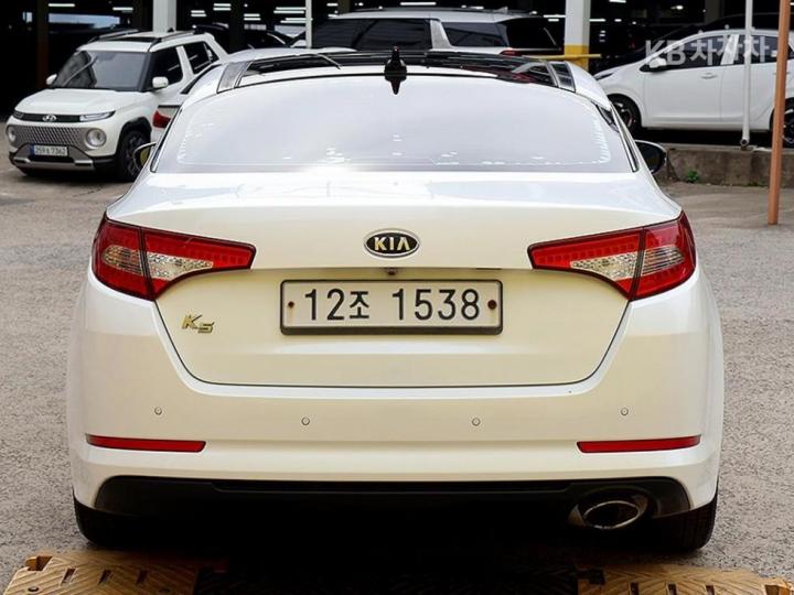 Kia K5 Gasoline 2.0 Prestige 4