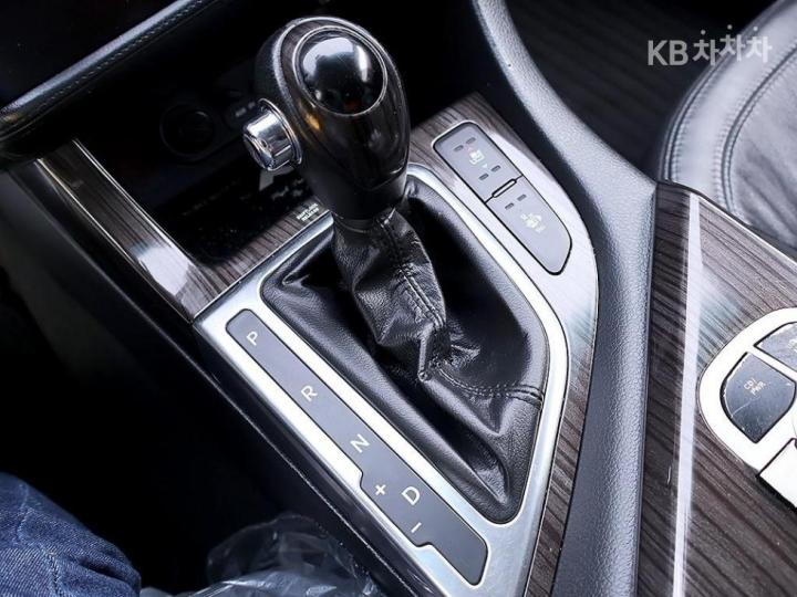 Kia K5 Gasoline 2.0 Prestige 8