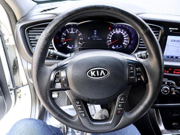 Kia K5 Gasoline 2.0 Prestige 9