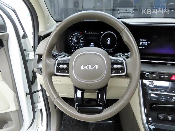 Kia Carnival G3.5 GDI Signature 8