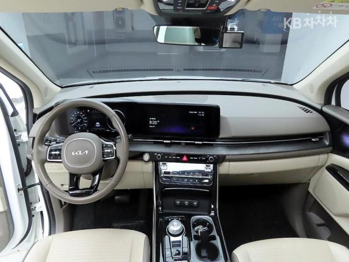 Kia Carnival G3.5 GDI Signature 9