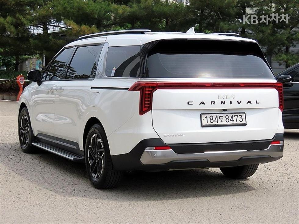 2024 - kia carnival
