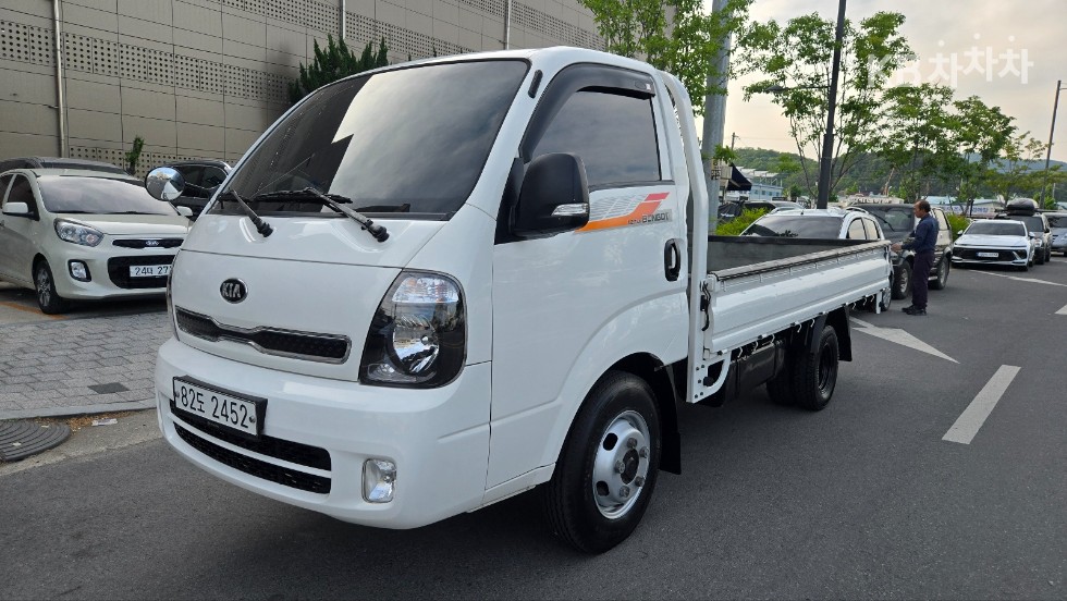 2019 Kia Bongo 1.2 ton extra long axle standard cab CRDi Prestige