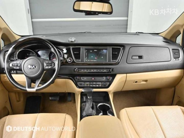 Kia Carnival 3.3 Gasoline Noblesse Special 8