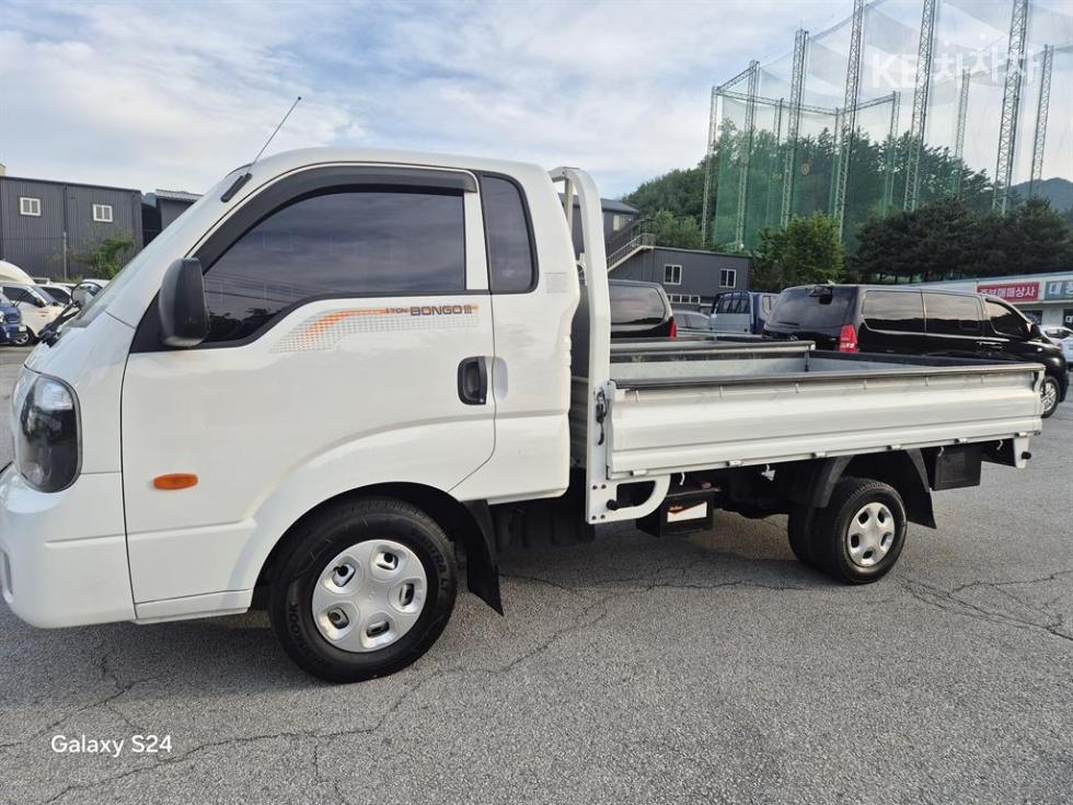 2013 - kia bongo iii