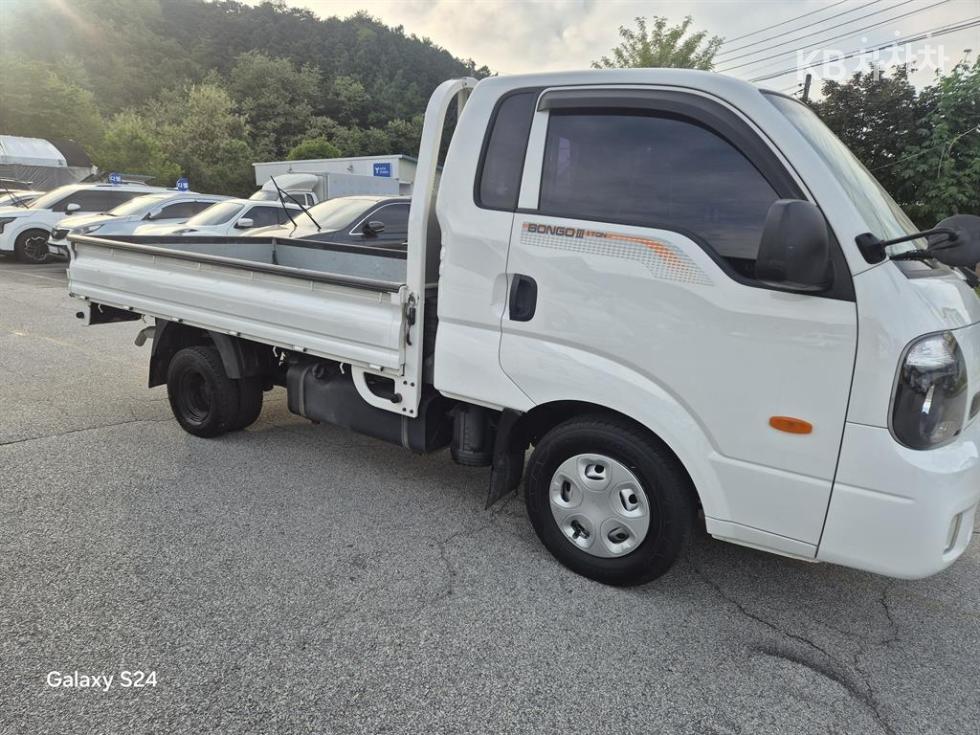 2013 - kia bongo iii