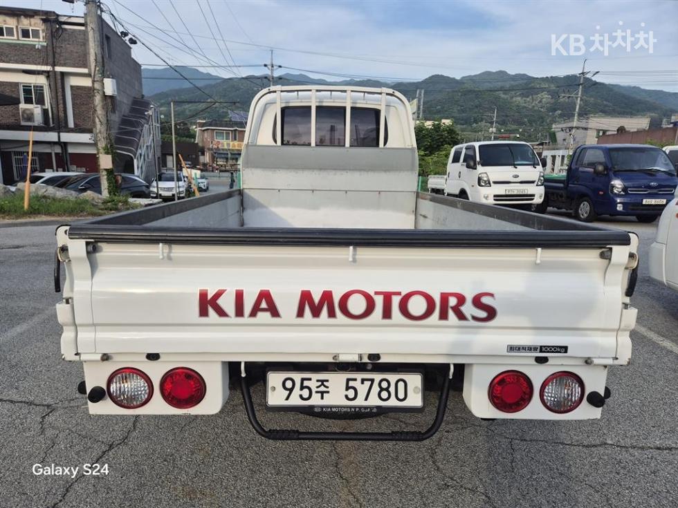 2013 - kia bongo iii