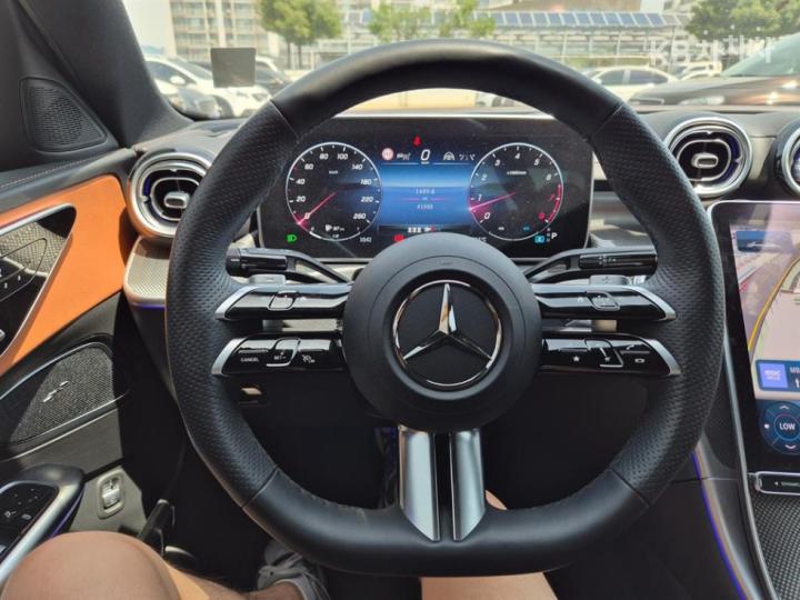 Mercedes-Benz C-Class C300 e 4Matic AMG Line 8