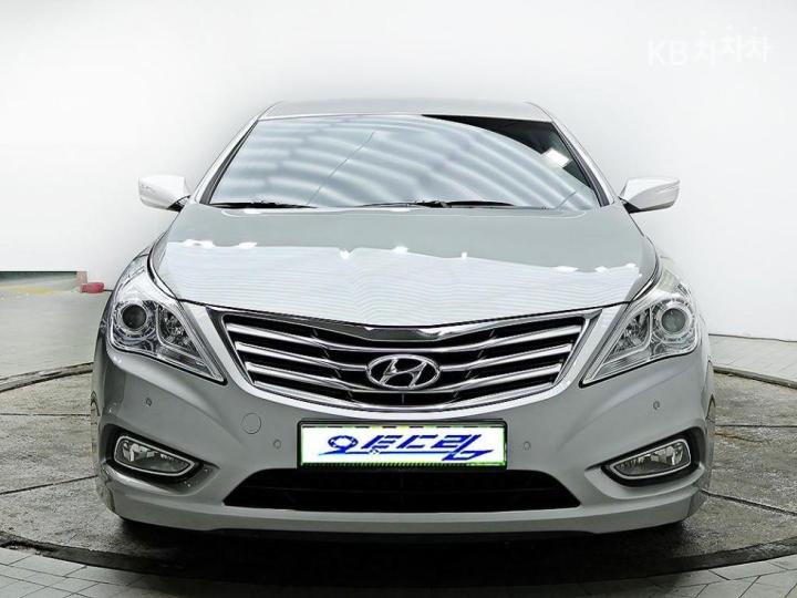 Hyundai Grandeur HG HG240 Luxury 2