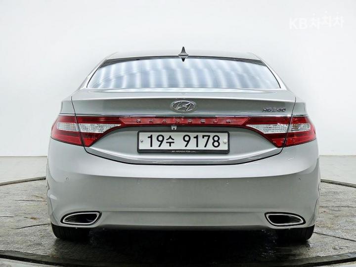 Hyundai Grandeur HG HG240 Luxury 4