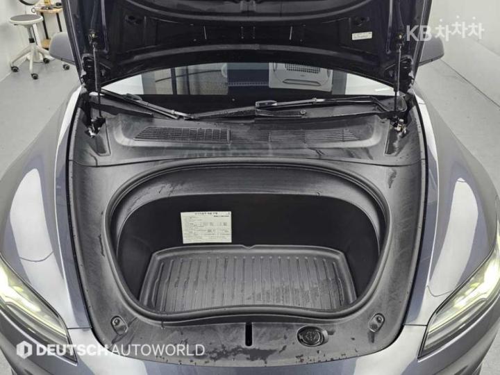Tesla Model 3 Highland Long Range 7