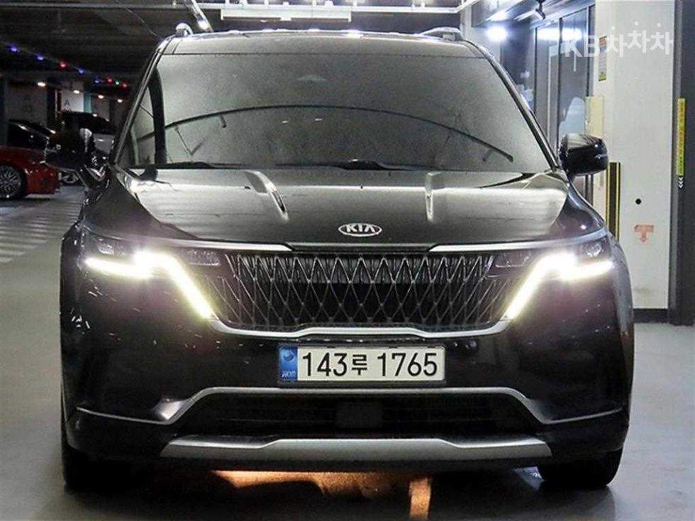 2021 - kia carnival