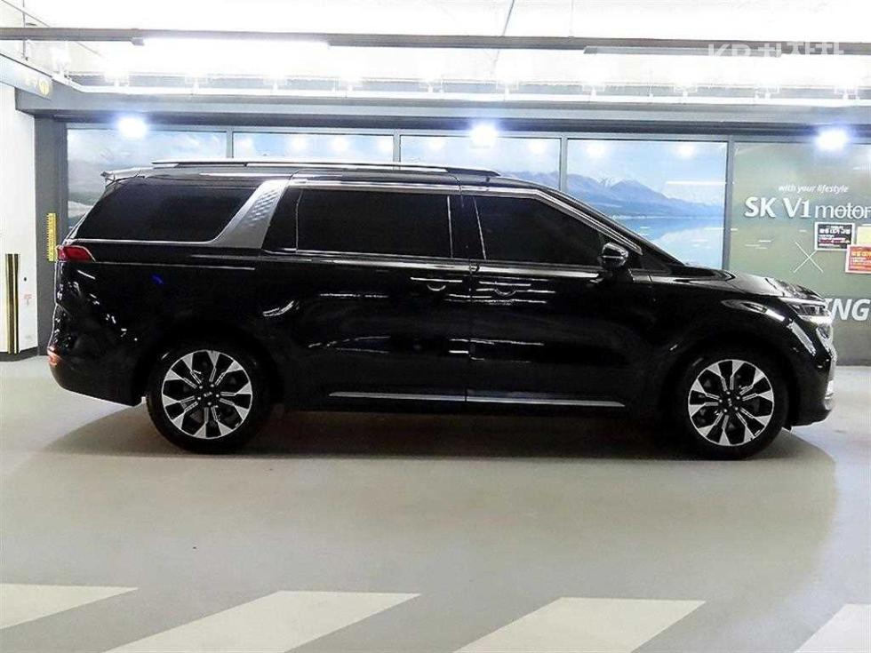 2021 - kia carnival