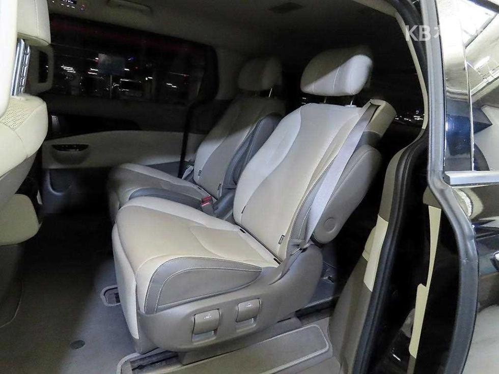 2021 - kia carnival