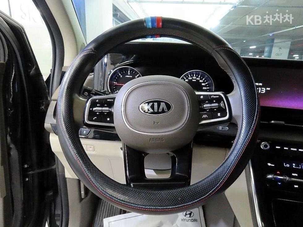 2021 - kia carnival