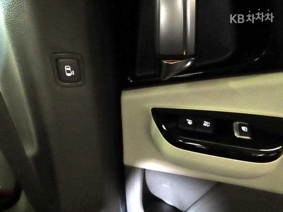 2021 - kia carnival