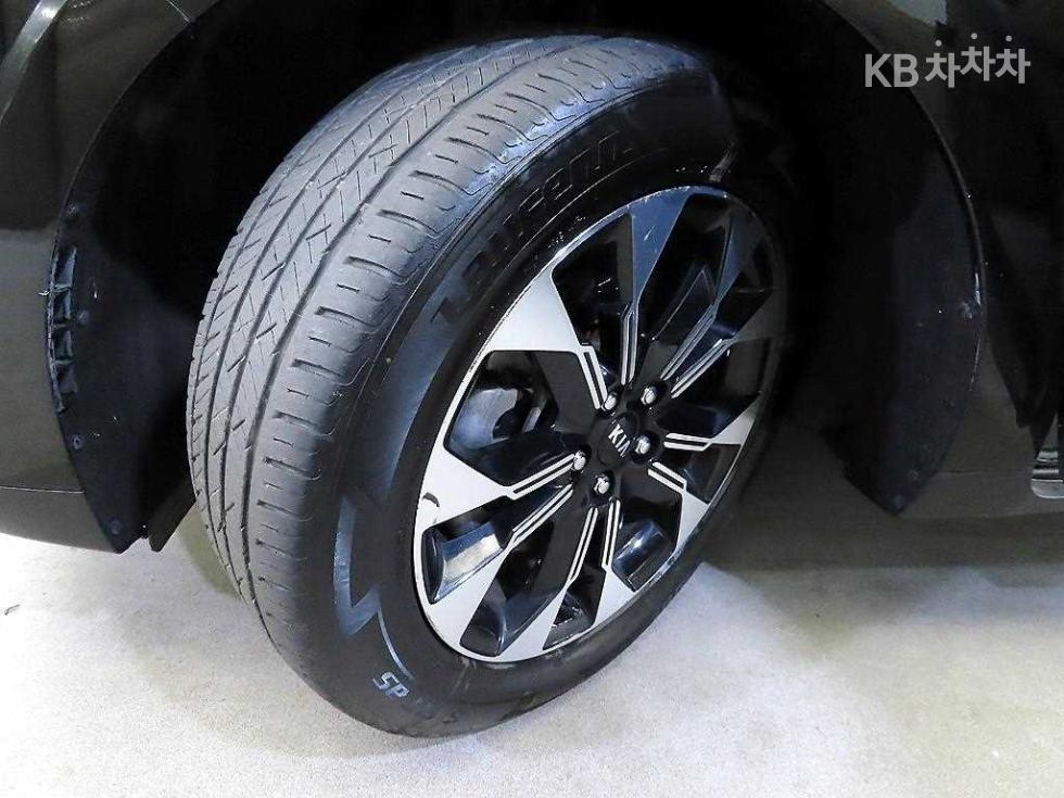 2021 - kia carnival