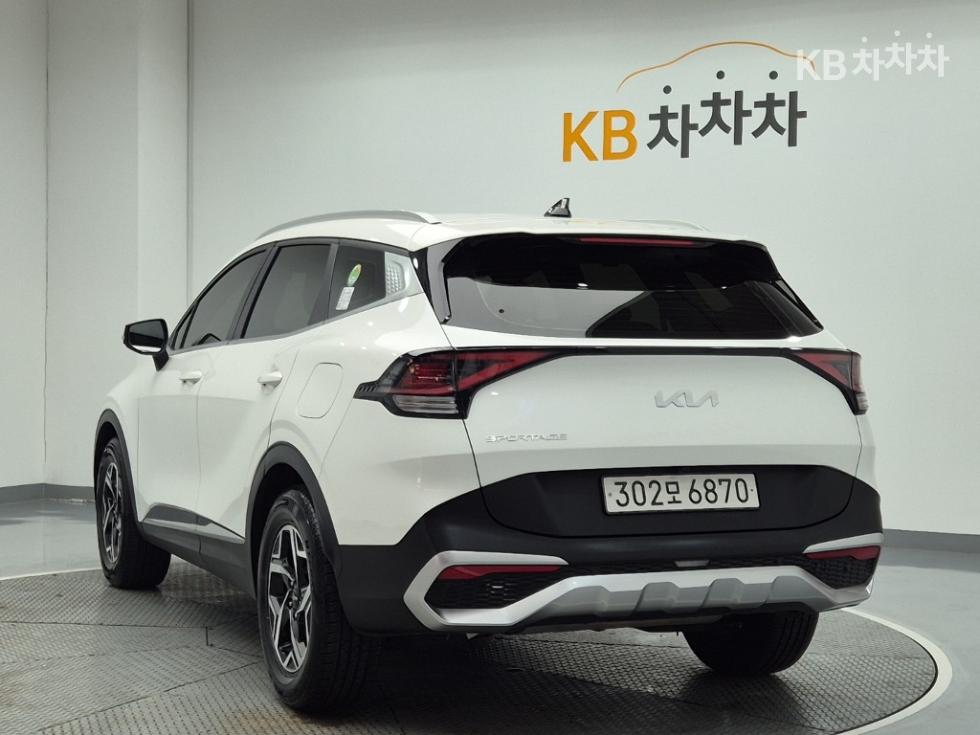 2023 - kia sportage