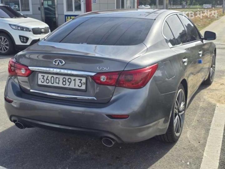 Infiniti Q50 2.2d Premium 4