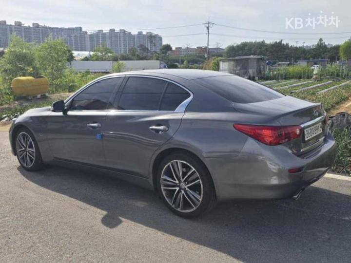 Infiniti Q50 2.2d Premium 5