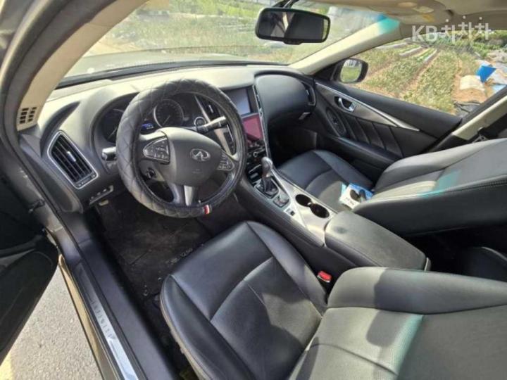 Infiniti Q50 2.2d Premium 6