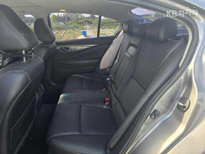Infiniti Q50 2.2d Premium 8