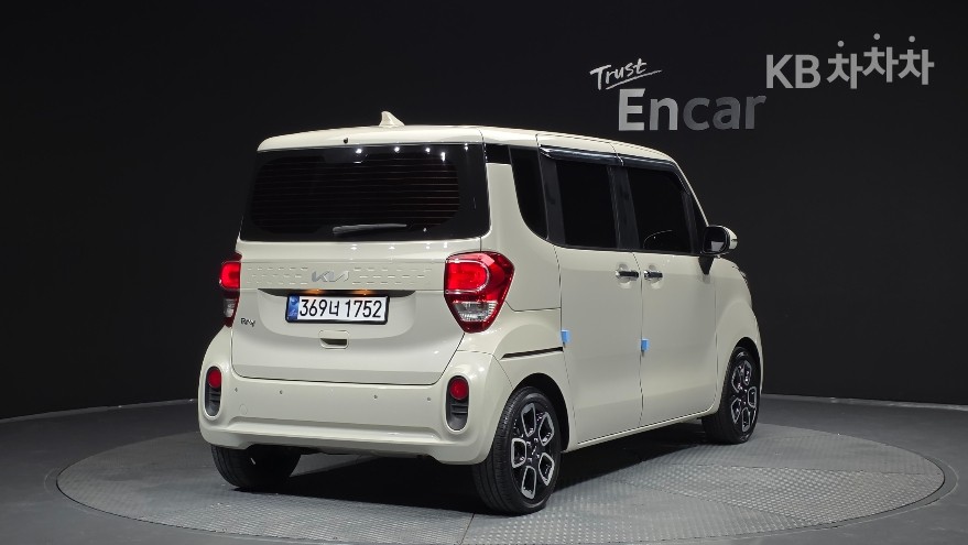 2022 - kia ray