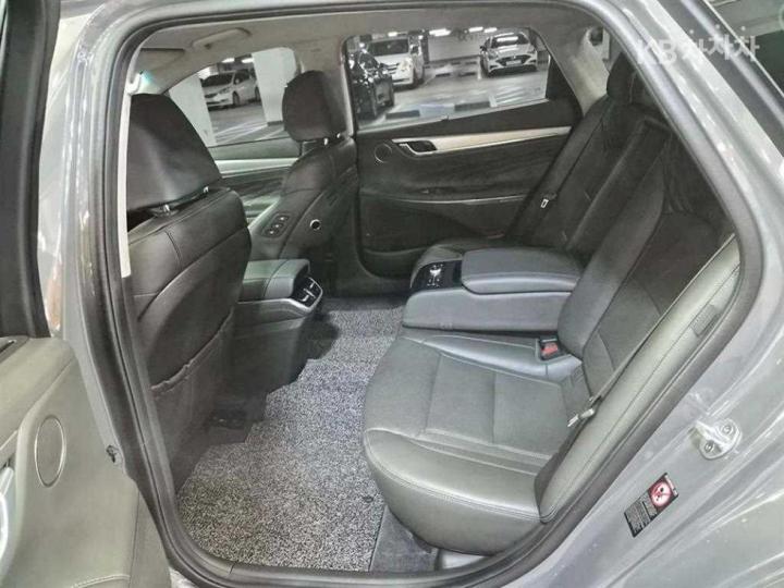 Hyundai Grandeur 3.3 Calligraphy 8