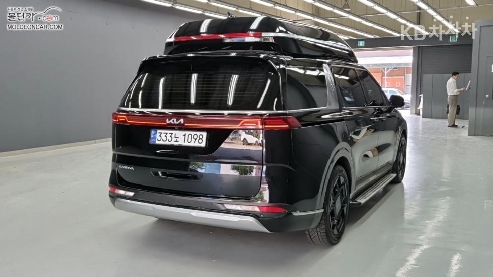 2022 - kia carnival