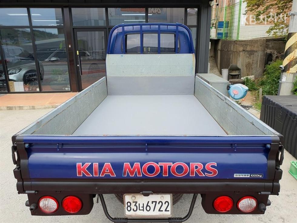 2011 - kia bongo iii
