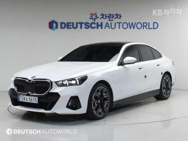 BMW 5 Series New G60 530e xDrive M Sport Pro