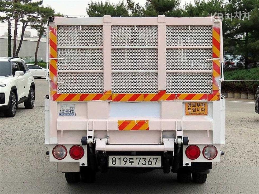 2023 - kia bongo iii