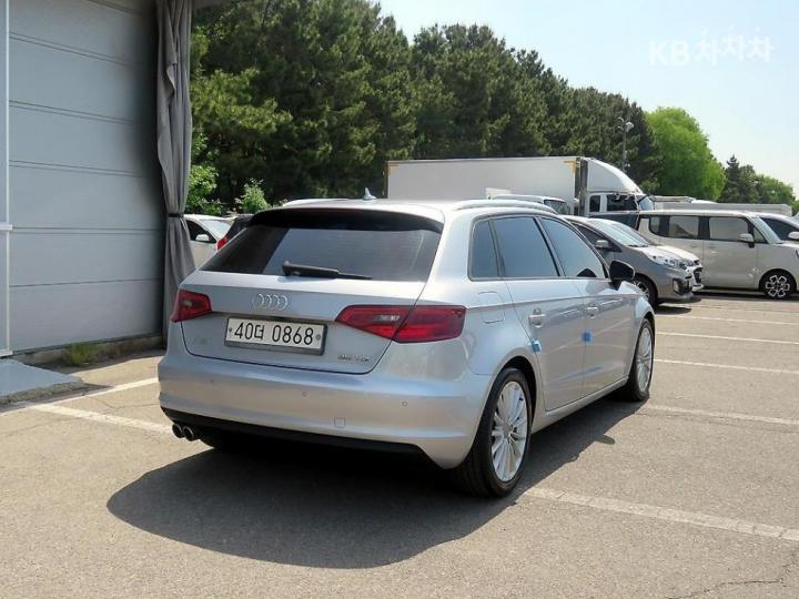 Audi A3 NEW 35 TDI Sportback Dynamic 8V 5