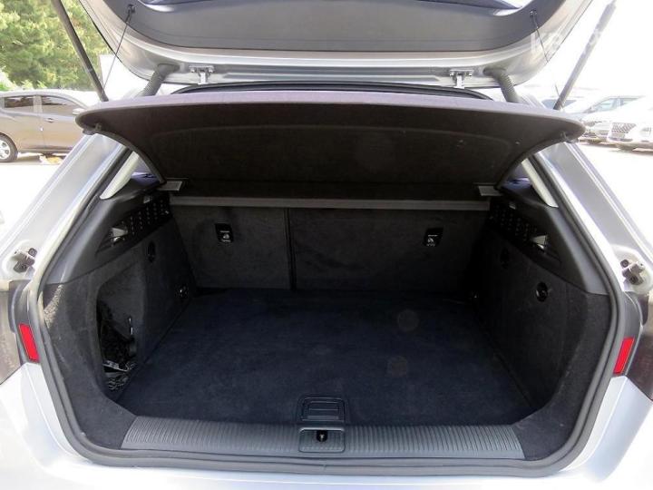Audi A3 NEW 35 TDI Sportback Dynamic 8V 6
