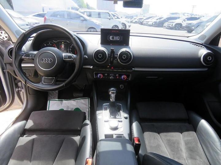 Audi A3 NEW 35 TDI Sportback Dynamic 8V 9