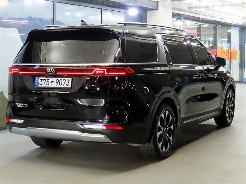 2021 - kia carnival