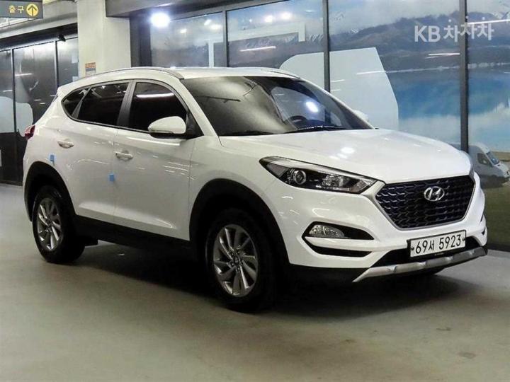 Hyundai Tucson Diesel e-VGT UⅡ 1.7 2WD Modern