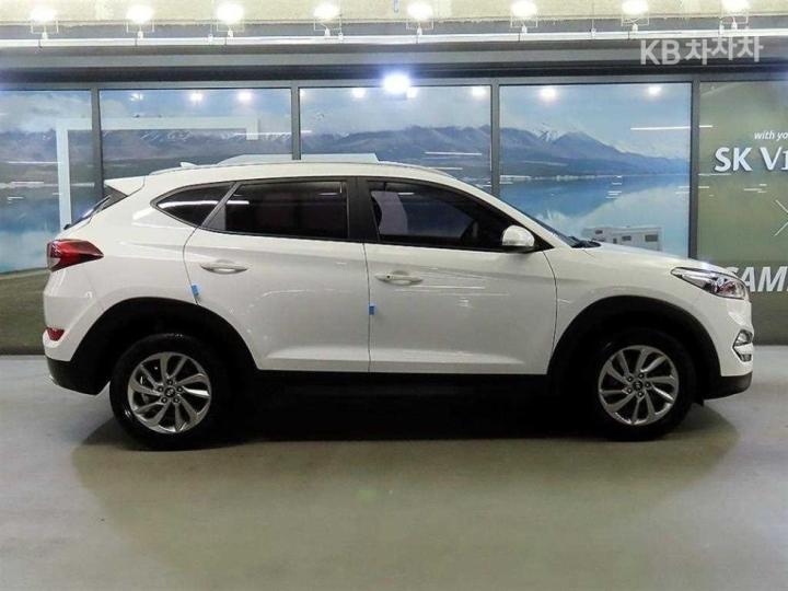 Hyundai Tucson Diesel e-VGT UⅡ 1.7 2WD Modern 4