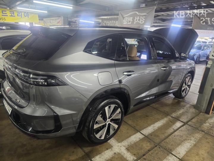 Renault Koleos E-Tech Hybrid Iconic 4