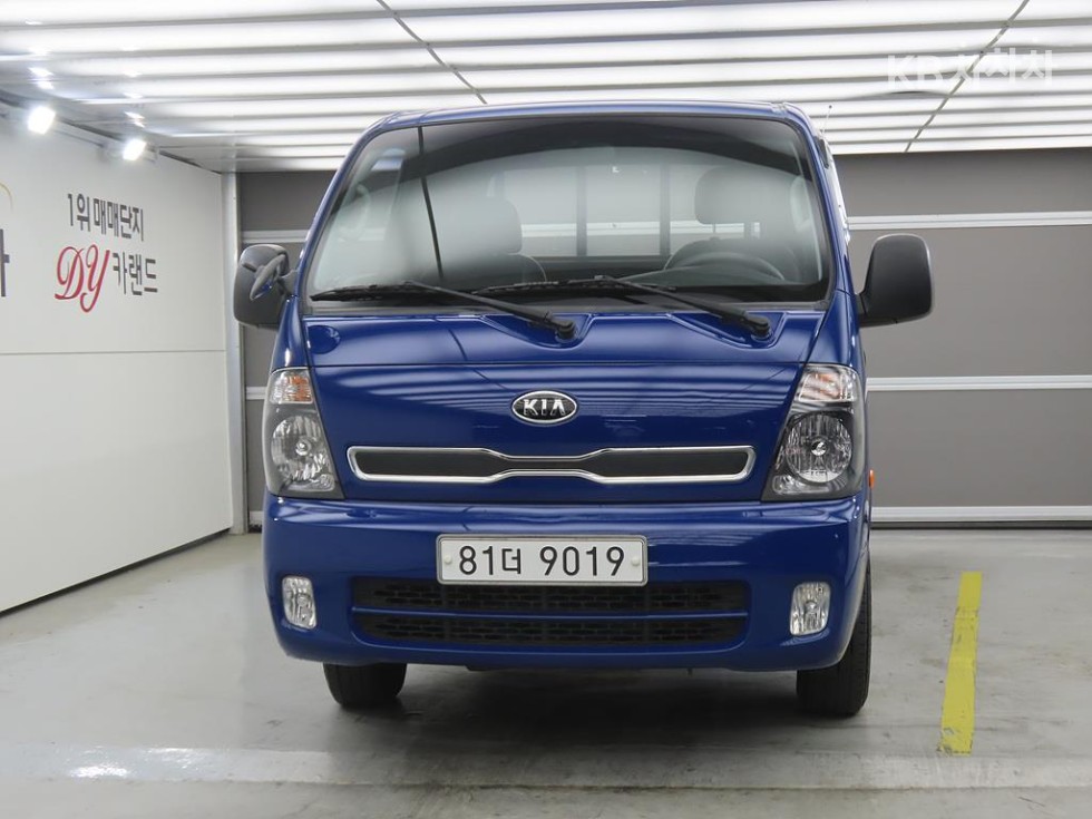 2012 - kia bongo iii