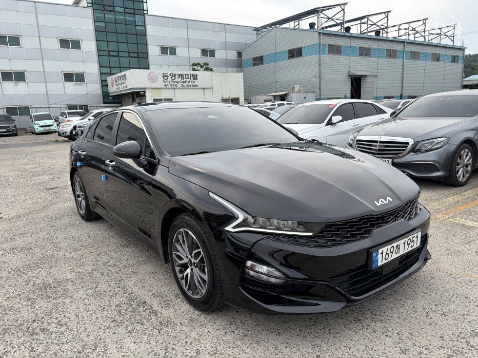 2022 - kia k5
