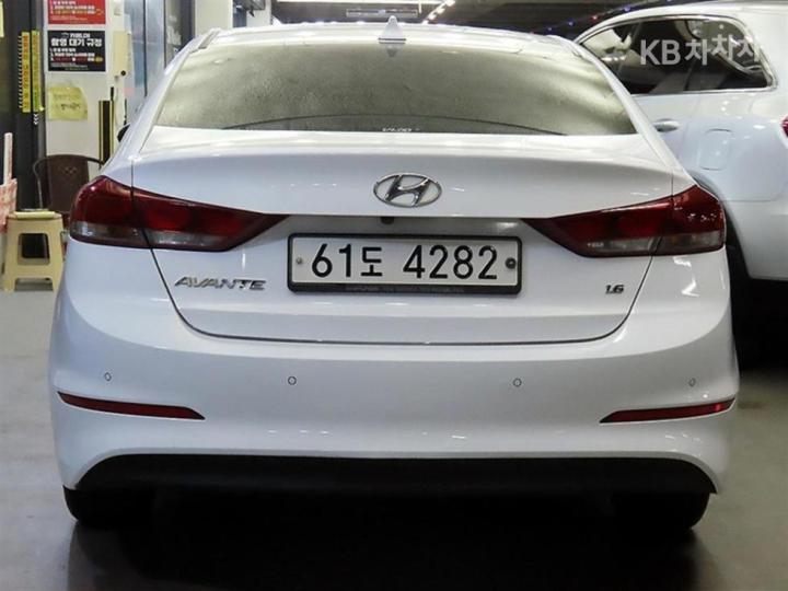 Hyundai Avante AD 1.6 GDi Value Plus 6