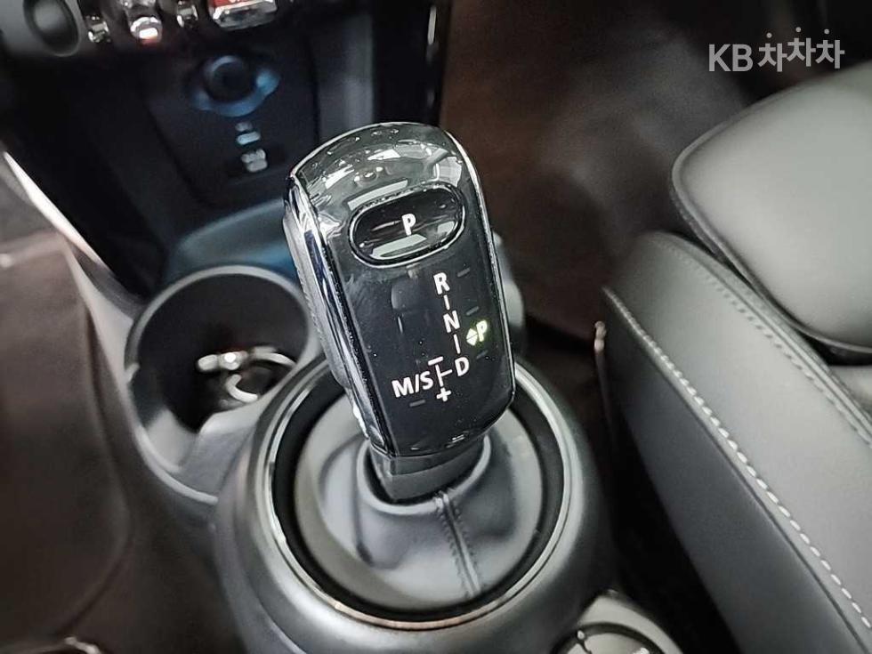 2022 MINI 3 photo