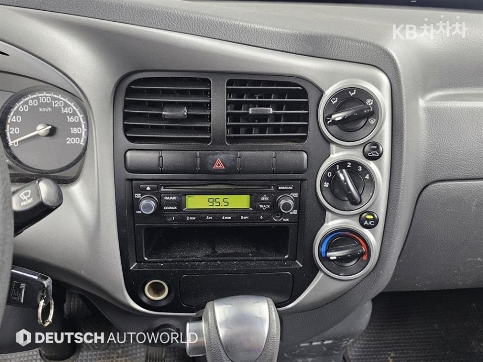 2013 - kia bongo iii