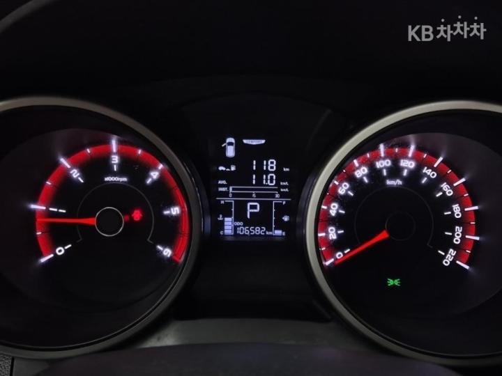 KG Mobility (Ssangyong) Tivoli Diesel LX Base Type 6