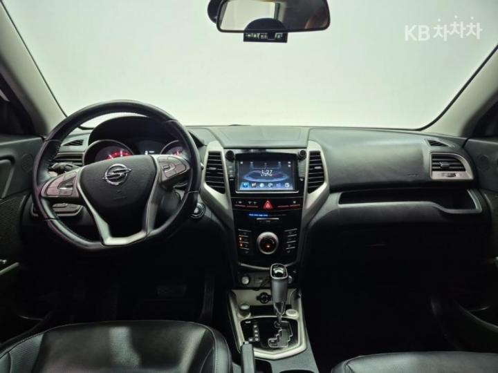 KG Mobility (Ssangyong) Tivoli Diesel LX Base Type 7