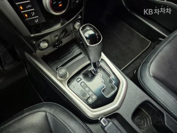 KG Mobility (Ssangyong) Tivoli Diesel LX Base Type 8