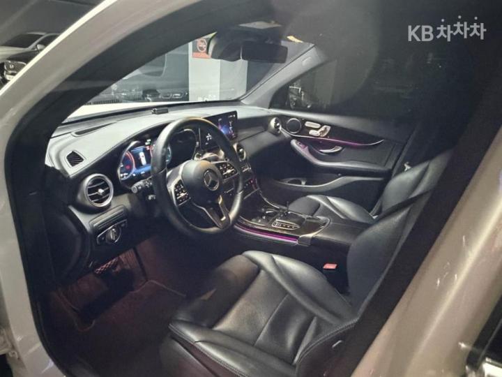 Mercedes-Benz GLC-Class X253 300 4Matic Base Type 8